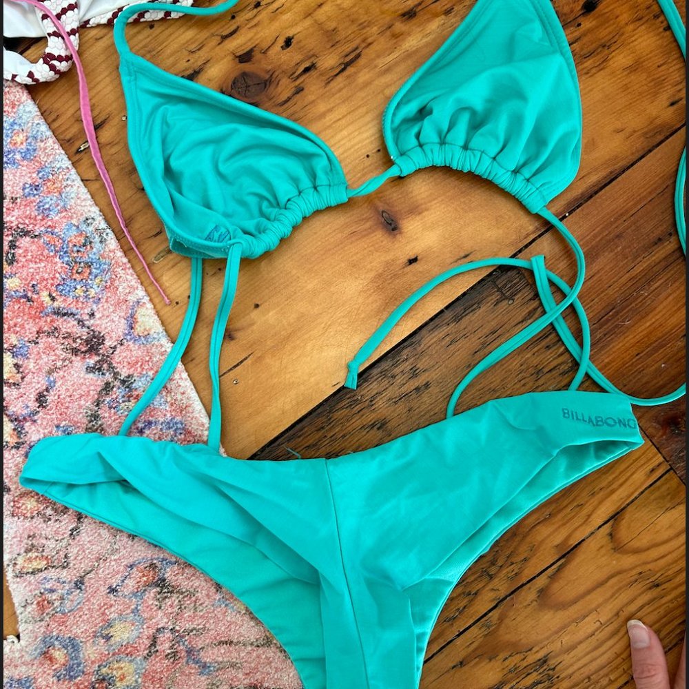 Billabong aqua bikini